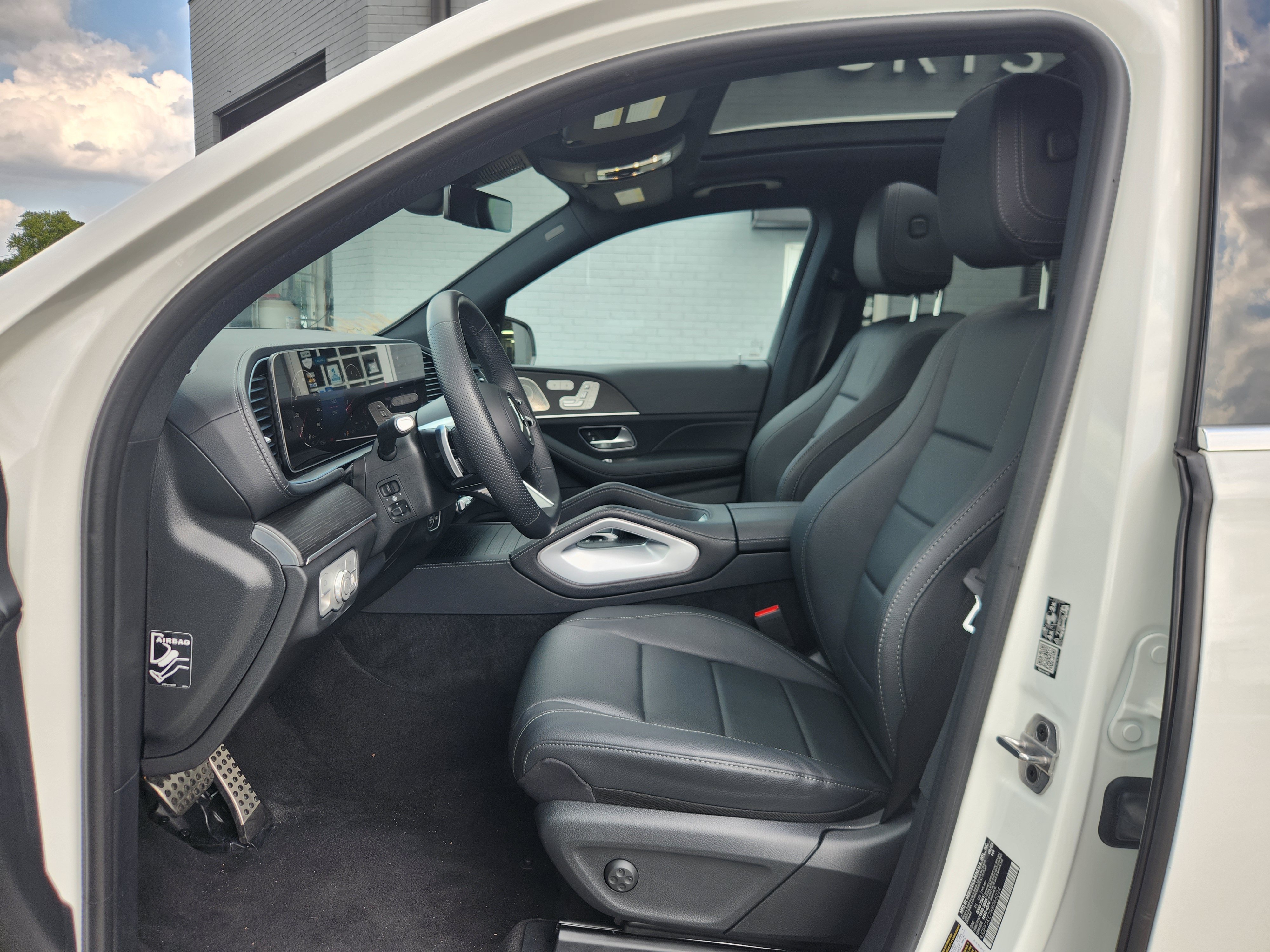 Used 2024 Mercedes-Benz GLS 450 4MATIC w/ AMG Line Exterior image 21