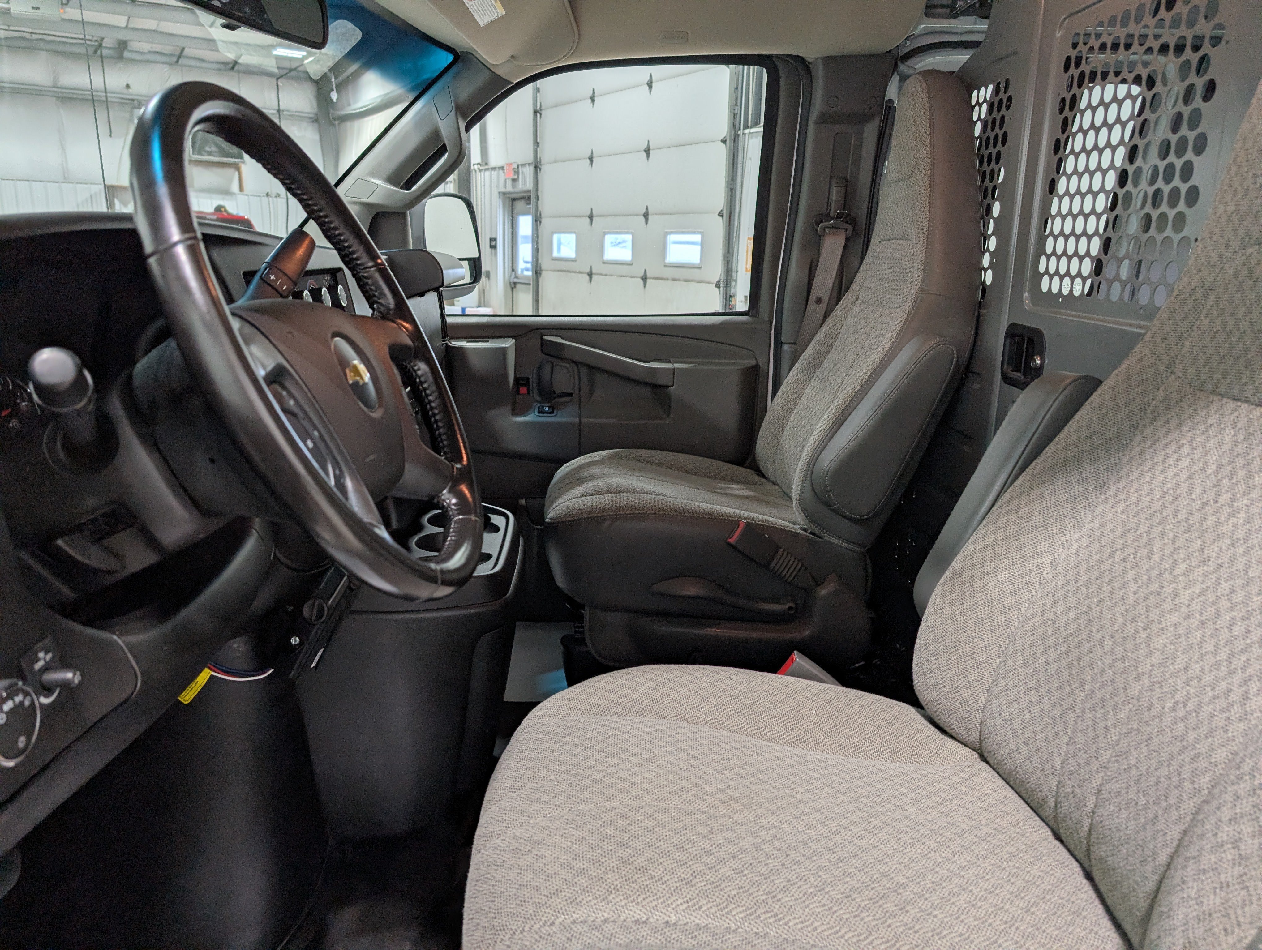 Used 2022 Chevrolet Express 3500 w/ Driver Convenience Package RWD image 13