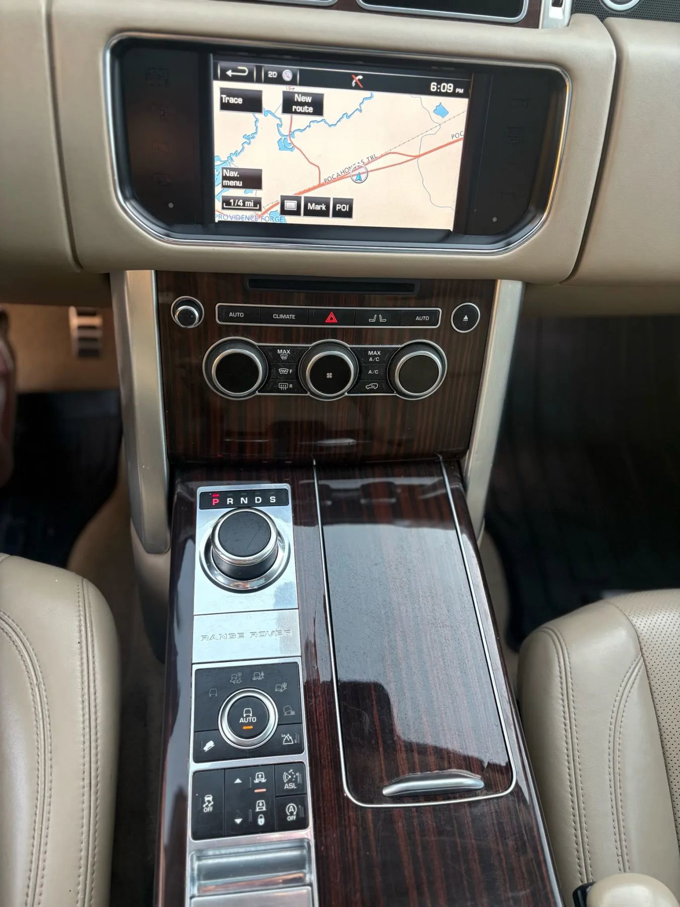 Used 2015 Land Rover Range Rover Supercharged AWD/4WD image 22