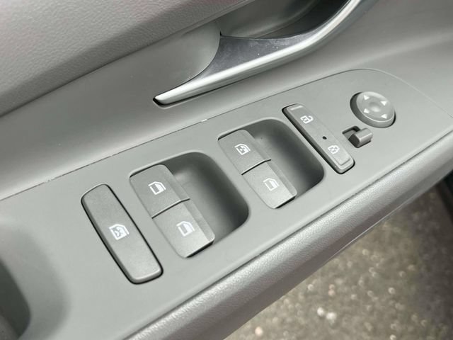 Used 2023 Hyundai Elantra SEL FWD image 17