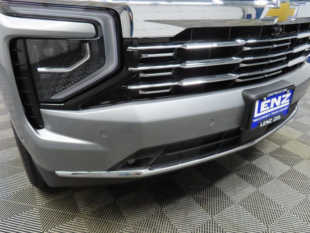 Used 2025 Chevrolet Suburban Premier image 51