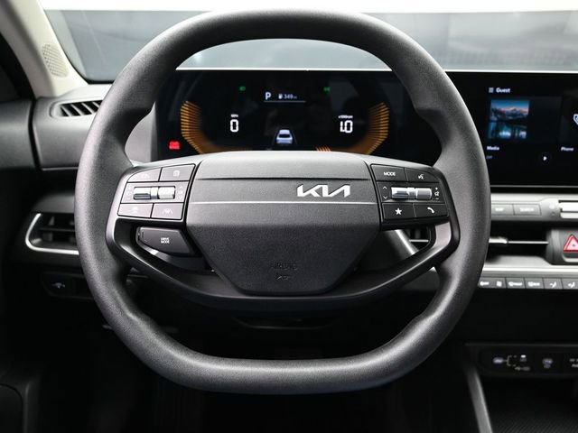 Used 2025 Kia K4 LXS image 24
