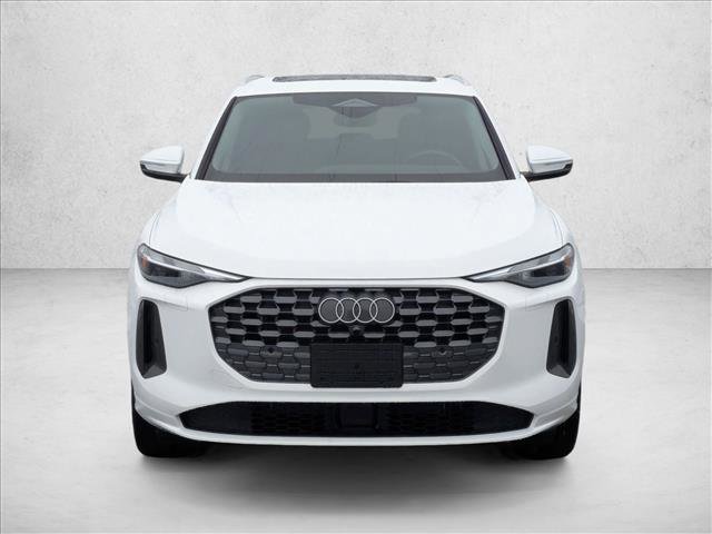 Used 2025 Audi Q5 Premium w/ Convenience Package image 2