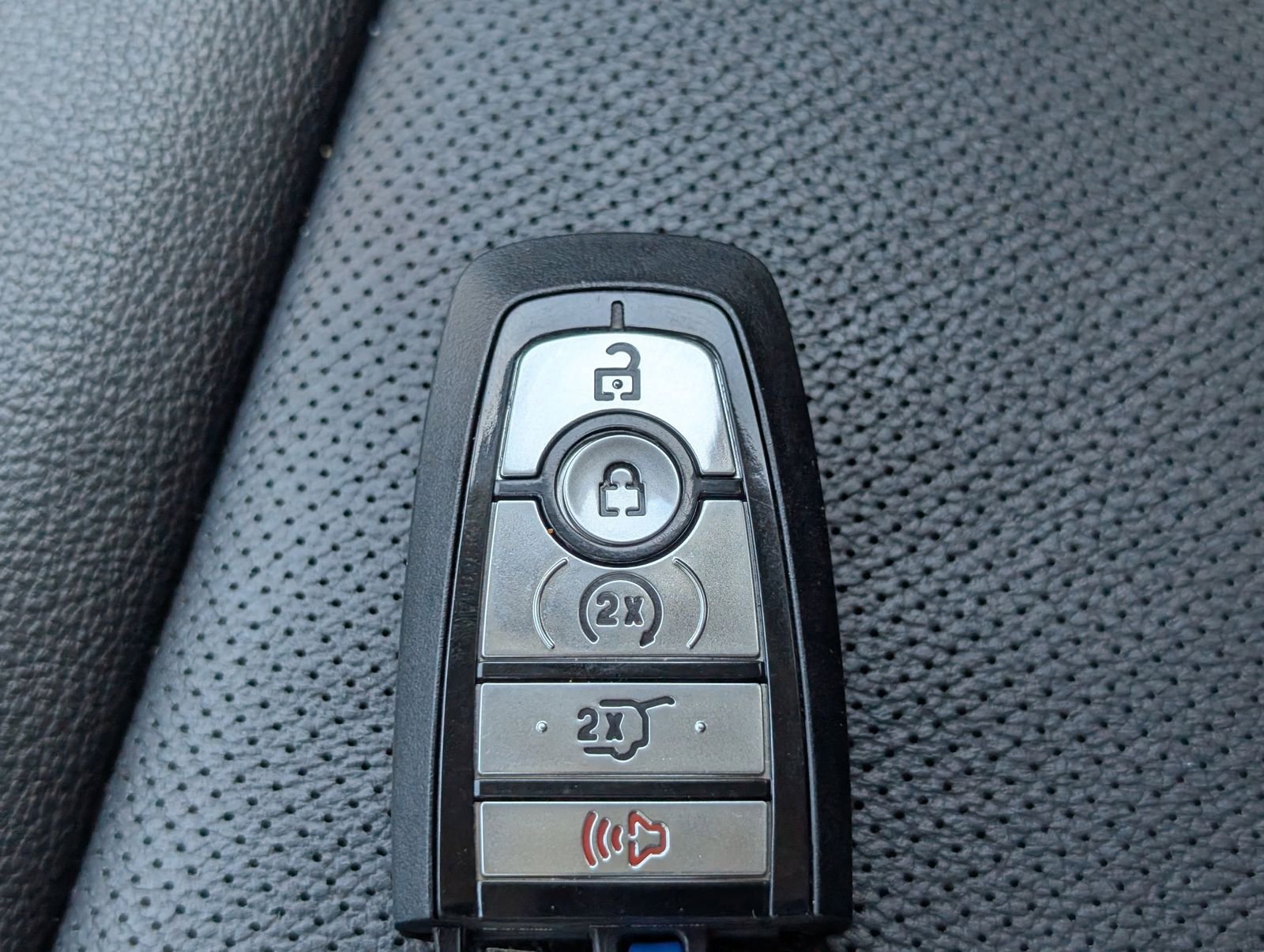 Used 2023 Ford Explorer Limited w/ Limited Technology Package AWD/4WD image 33