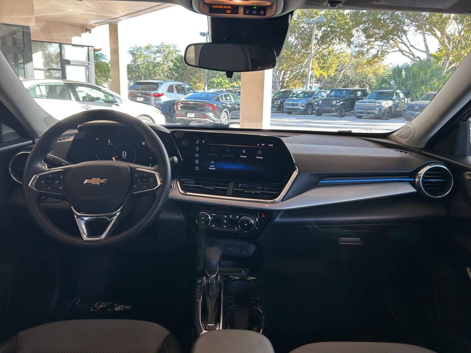 Used 2025 Chevrolet Trax LT w/ LT Convenience Package image 27