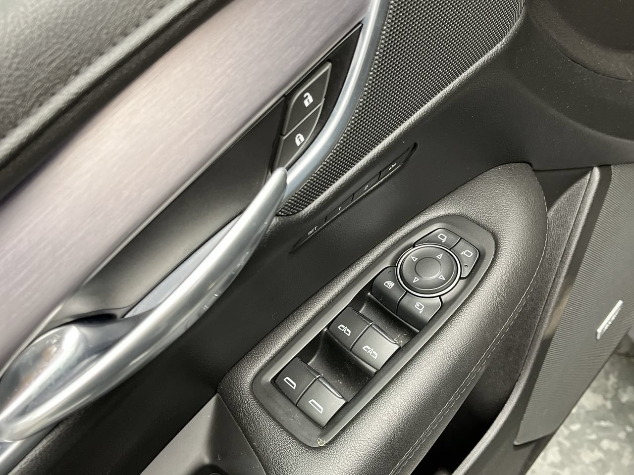 Certified 2018 Cadillac XT5 Premium Luxury AWD/4WD image 10