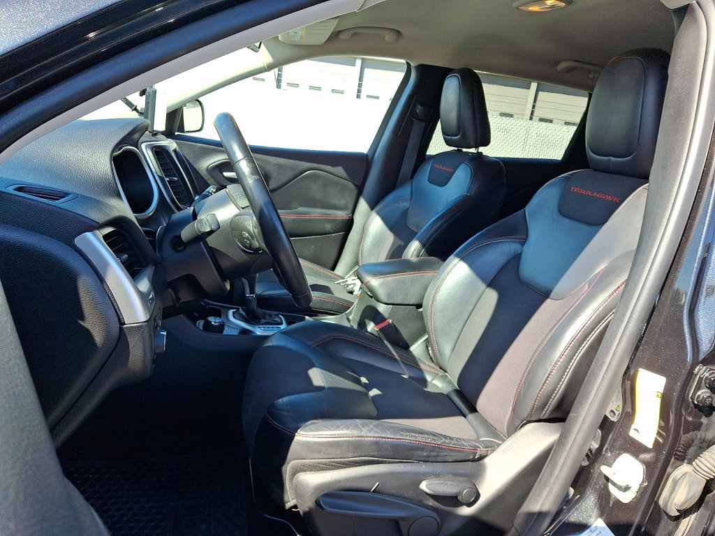 Used 2014 Jeep Cherokee Trailhawk image 24