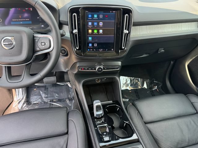 Used 2023 Volvo XC40 B5 Plus AWD/4WD image 19
