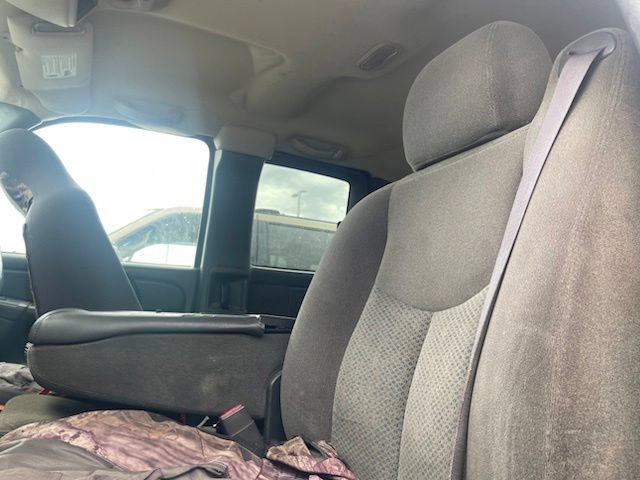 Used 2005 Chevrolet Silverado 1500 LS w/ Light Duty Power Package AWD/4WD image 12
