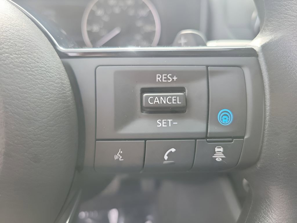 Used 2023 Nissan Rogue SV image 29