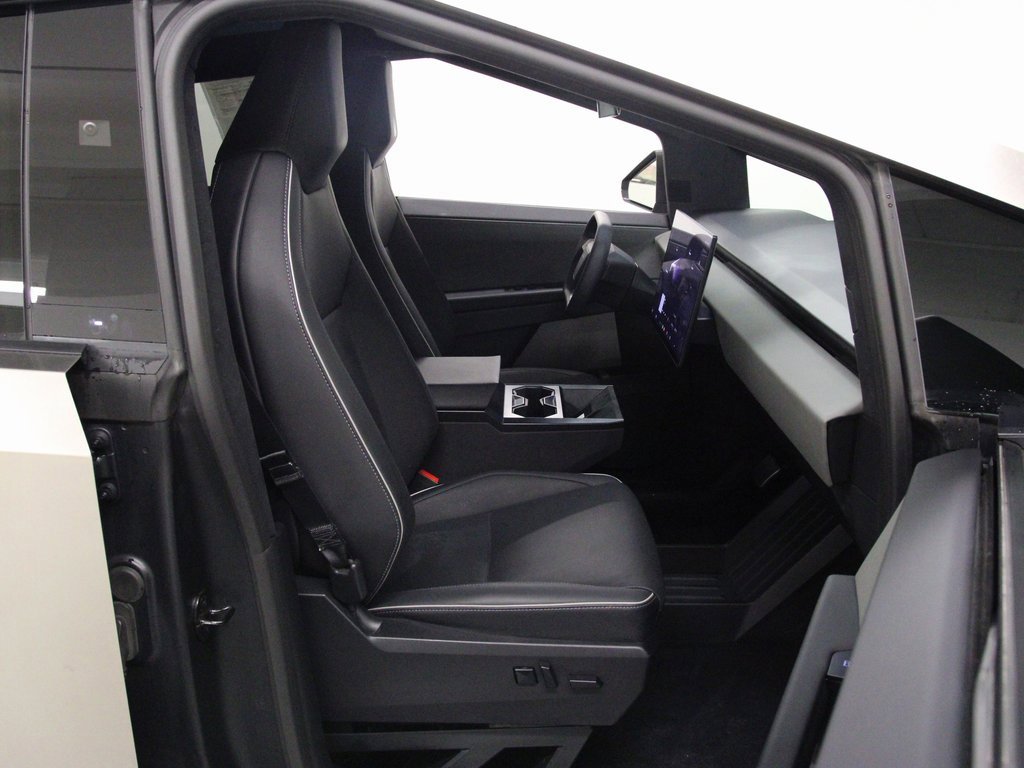 Used 2024 Tesla Cybertruck AWD Crew Cab image 20