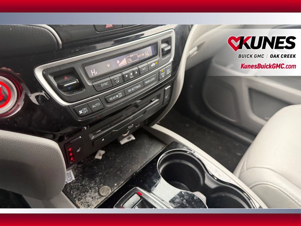 Used 2019 Honda Pilot Touring image 18