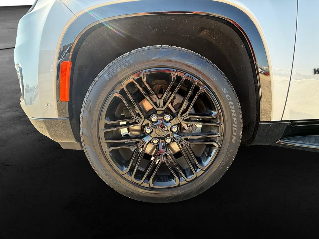 Used 2024 Jeep Wagoneer Series II AWD/4WD image 12