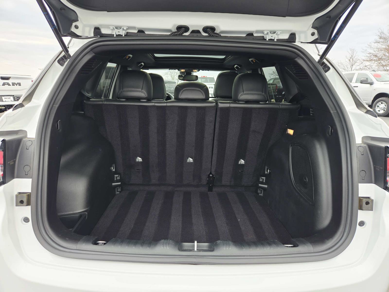 Used 2025 Jeep Compass Limited w/ High Altitude Package image 15