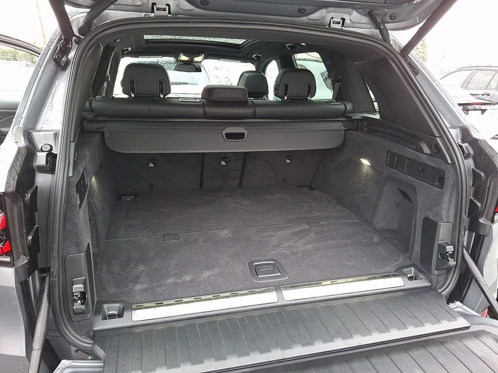 Used 2026 BMW X5 xDrive50e w/ Climate Comfort Package image 27
