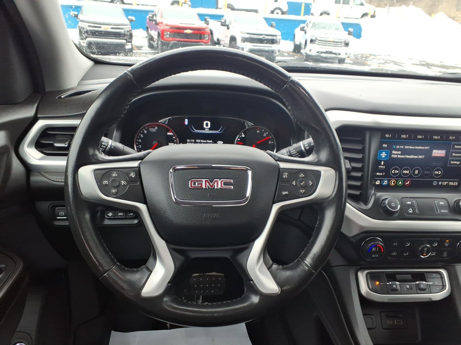Used 2020 GMC Acadia SLT w/ Driver Alert Package II image 18