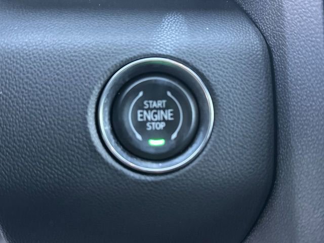 Used 2025 GMC Acadia Elevation image 17