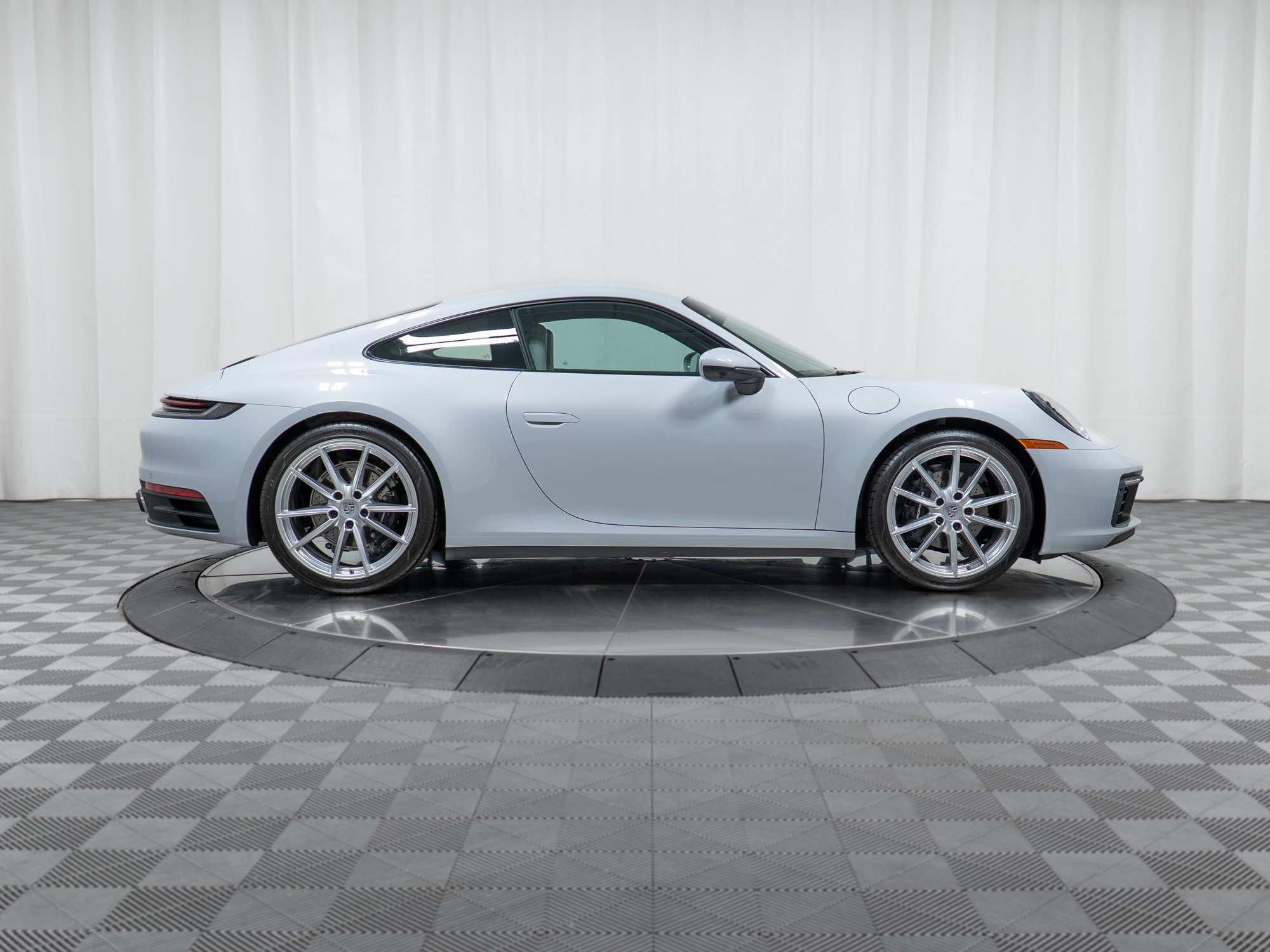 Certified 2024 Porsche 911 Carrera RWD image 8