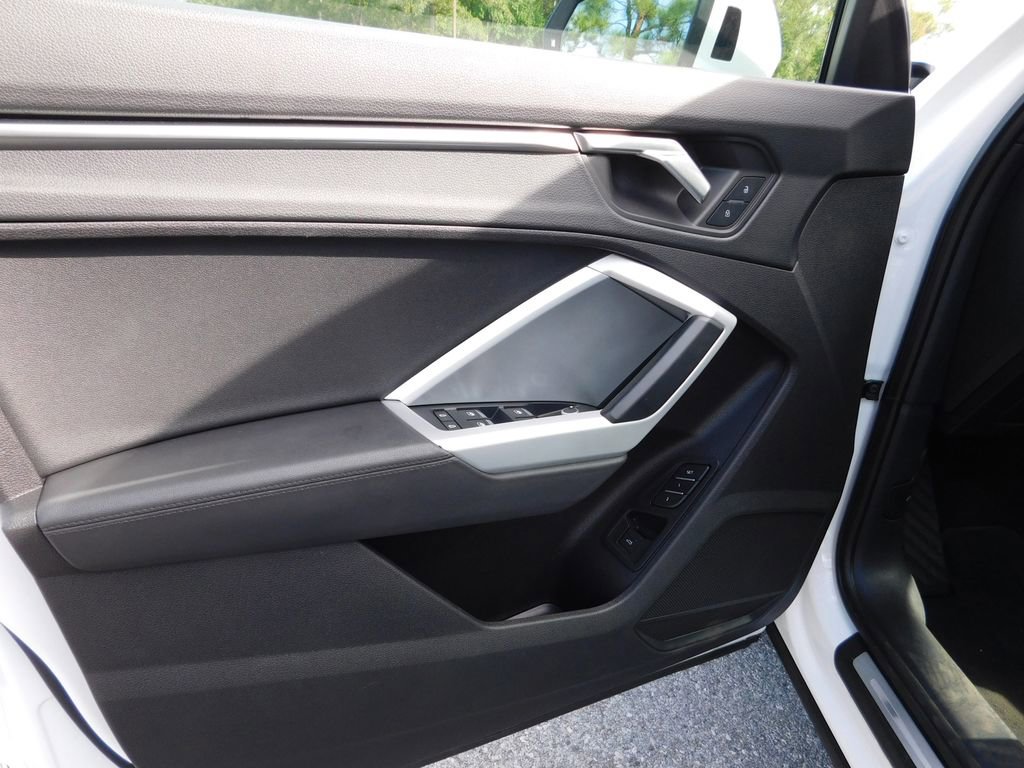 Used 2023 Audi Q3 2.0T Premium image 15