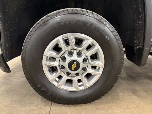 Used 2025 Chevrolet Silverado 2500 LT w/ Convenience Package image 9