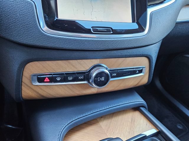 Certified 2025 Volvo XC90 T8 Plus w/ Protection Package Premier AWD/4WD image 26