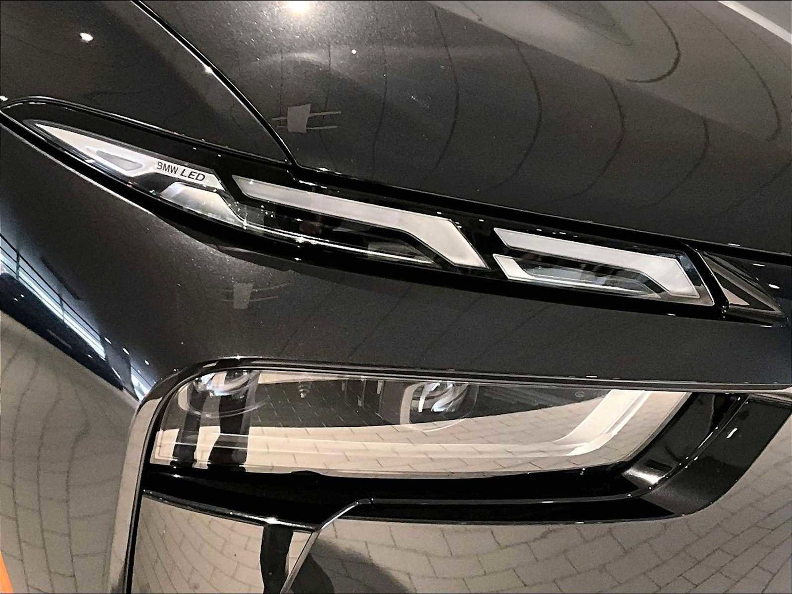 Used 2024 BMW X7 xDrive40i w/ M Sport Package image 15