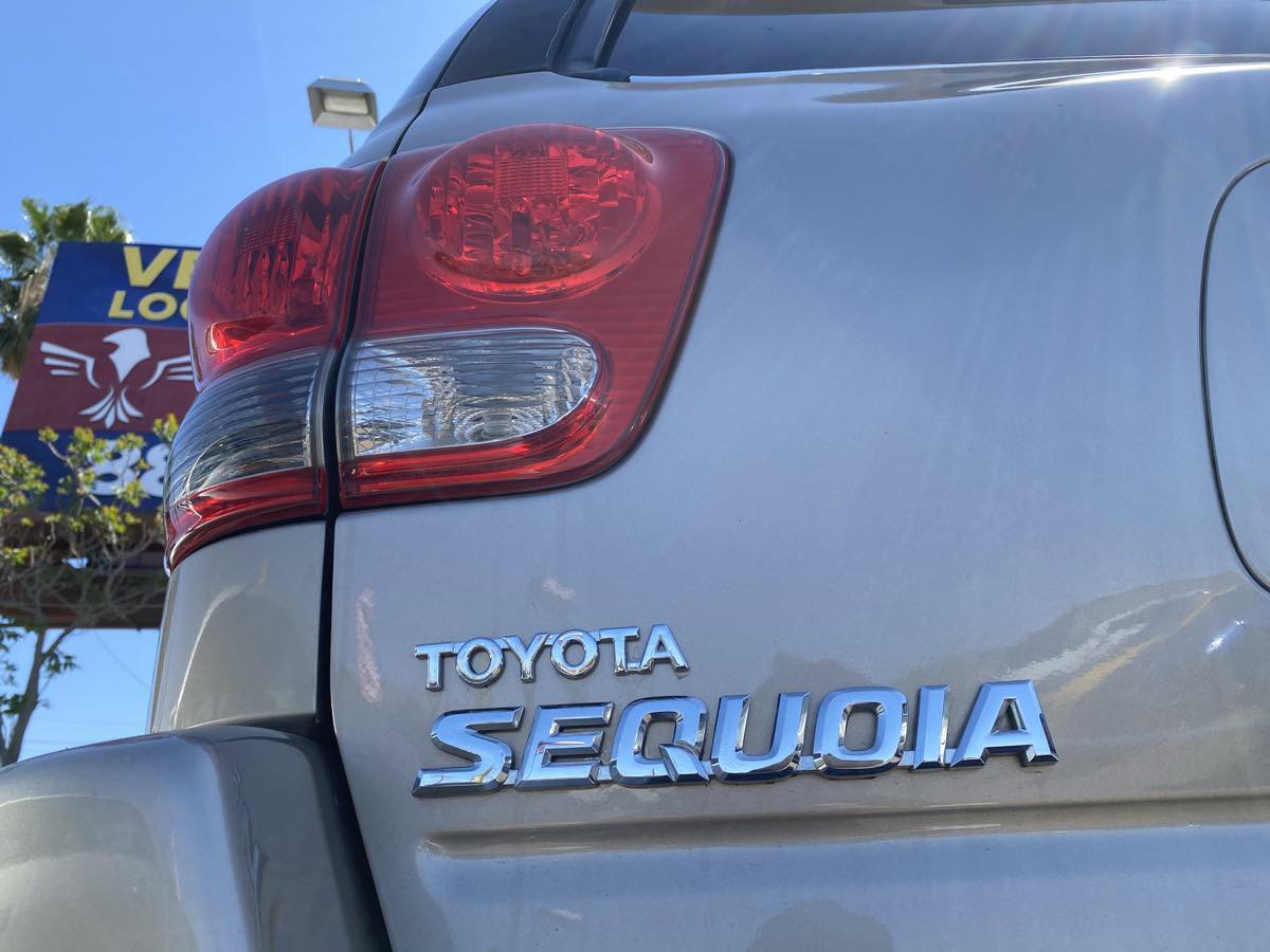 Used 2005 Toyota Sequoia SR5 RWD image 17