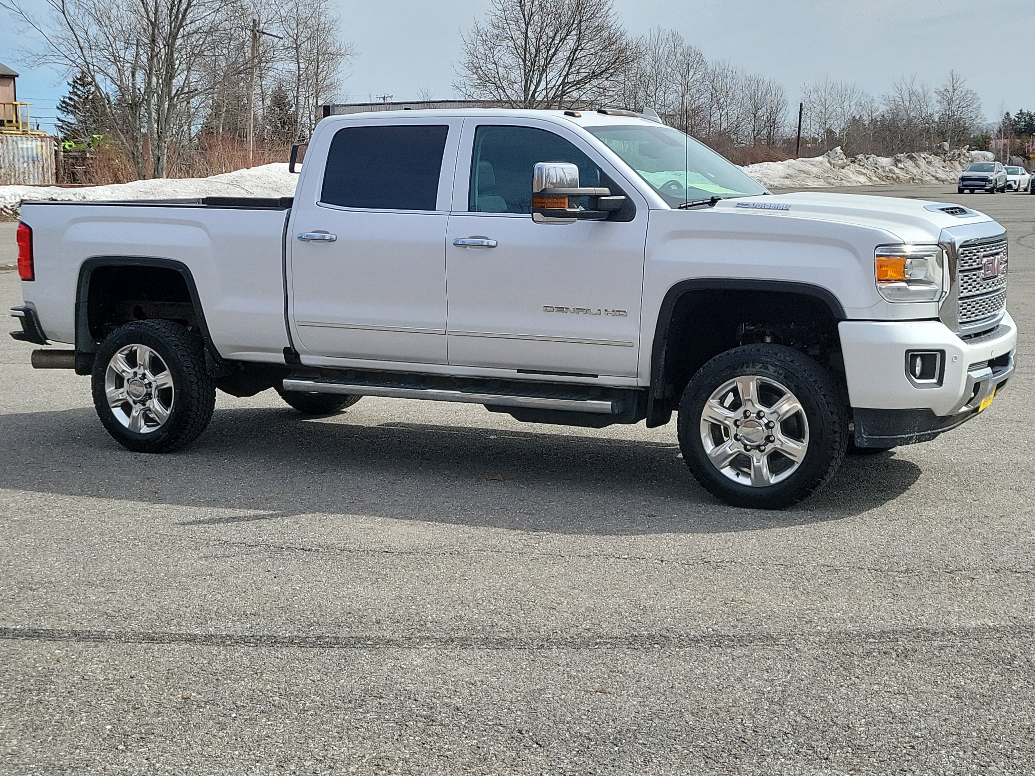 Used 2019 GMC Sierra 2500 Denali w/ Duramax Plus Package image 3