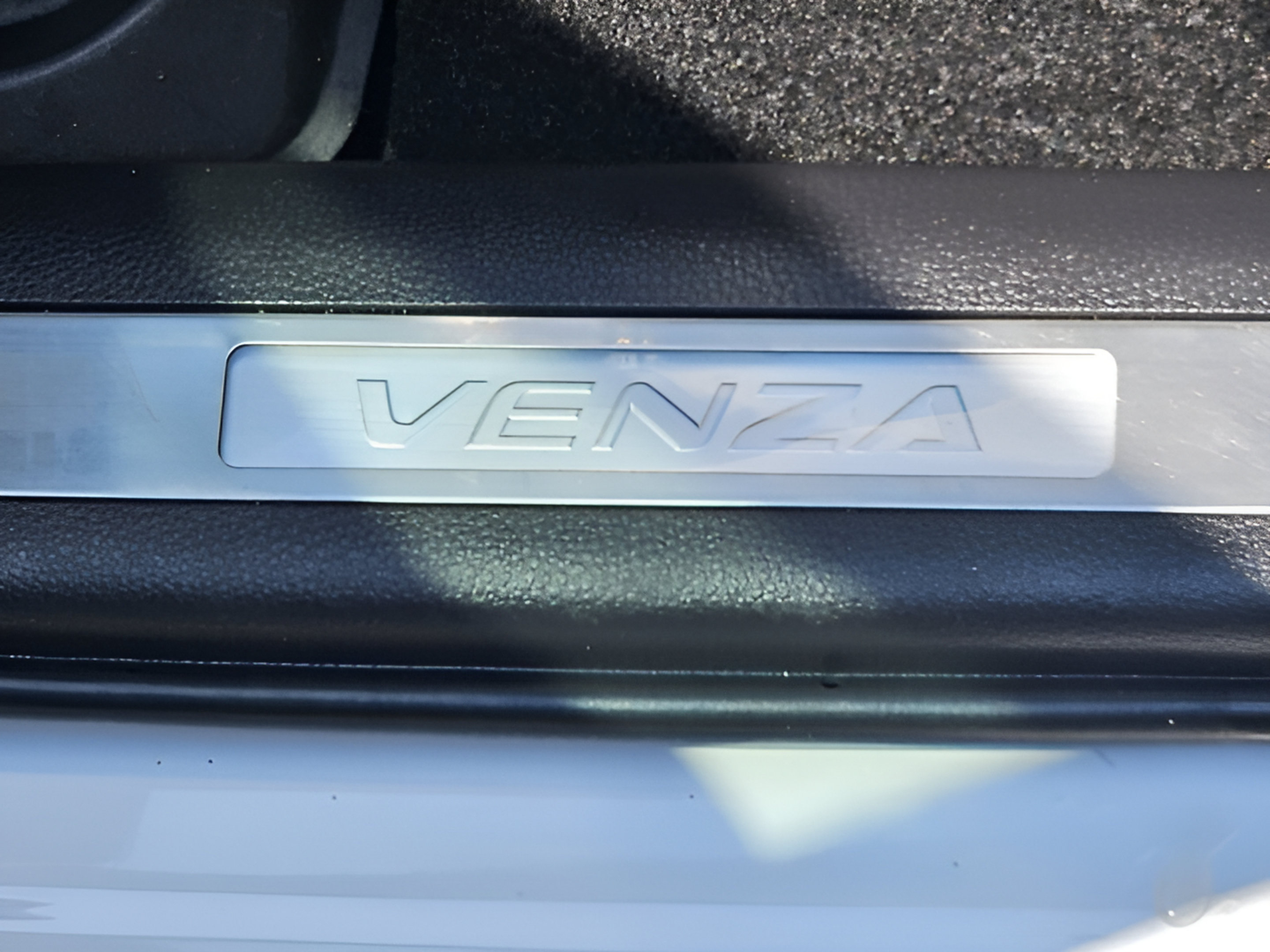 Used 2024 Toyota Venza Limited AWD/4WD image 34