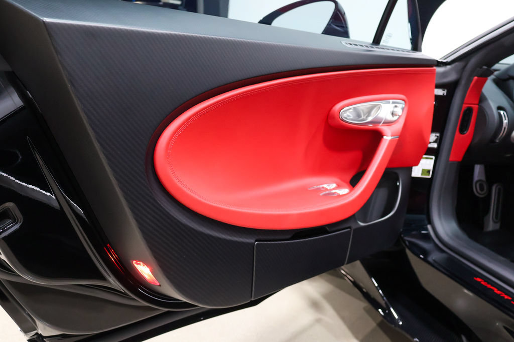 Used 2022 Bugatti Chiron Super Sport AWD/4WD image 29