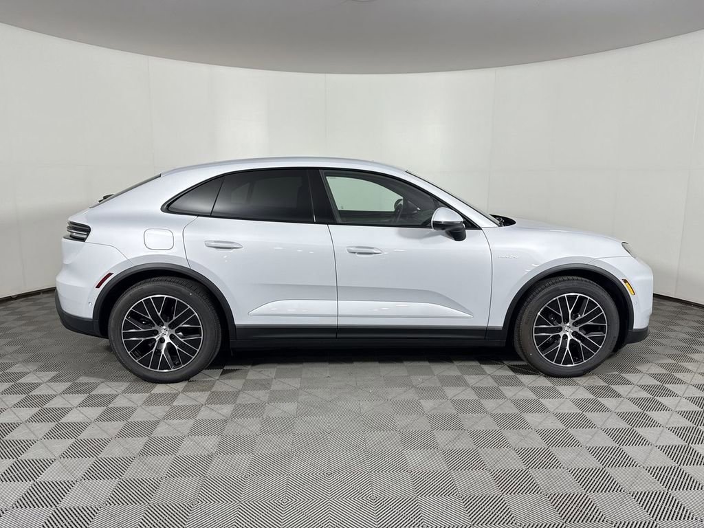 New 2025 Porsche Macan 4 Electric AWD/4WD image 8