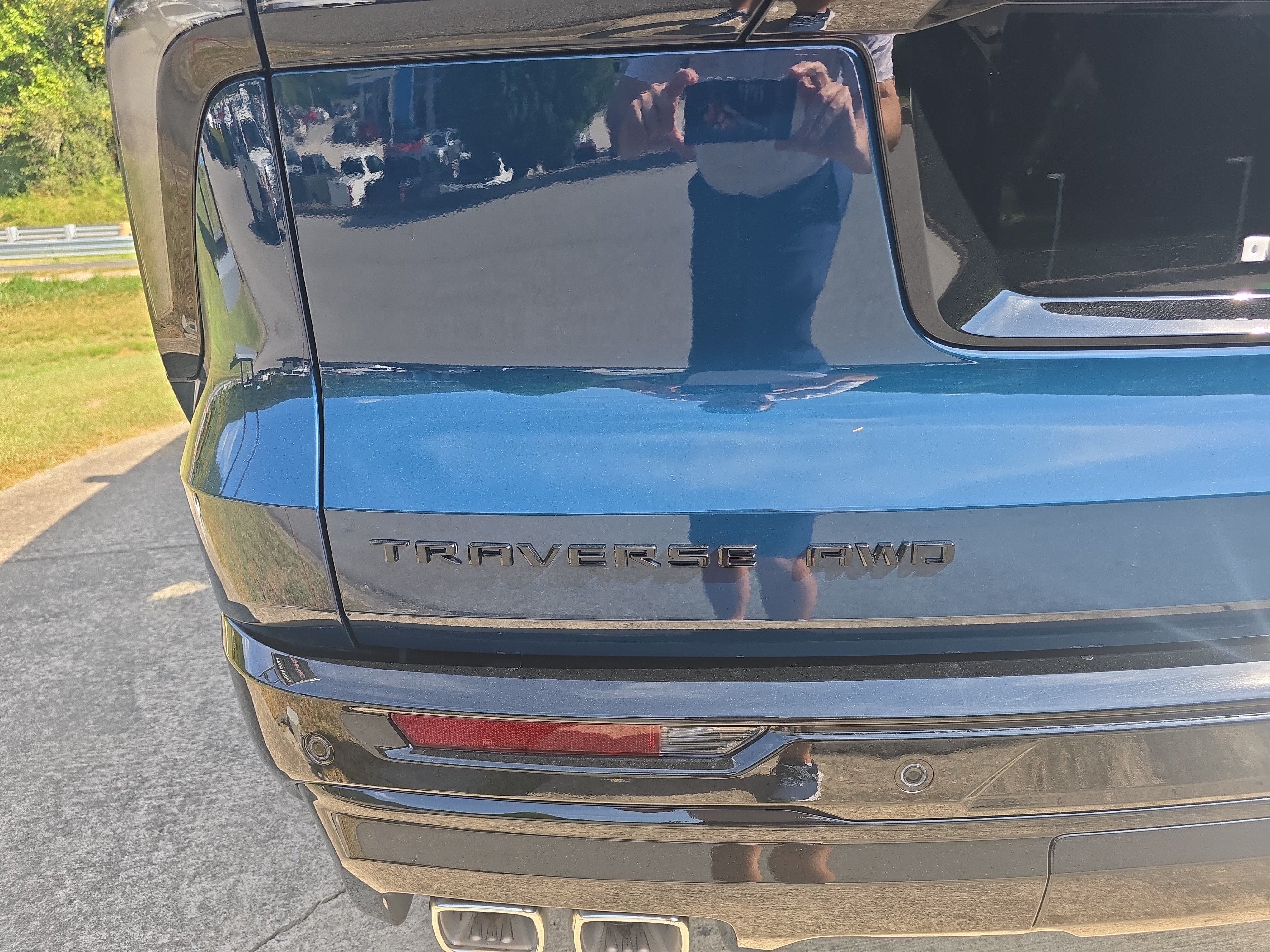 New 2027 Chevrolet Traverse RS w/ LPO, Floor Liner Package AWD/4WD image 10