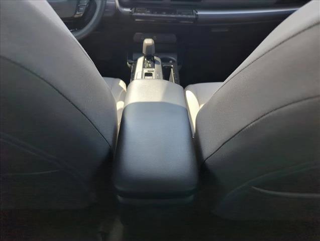 Used 2024 Toyota Prius LE FWD image 18