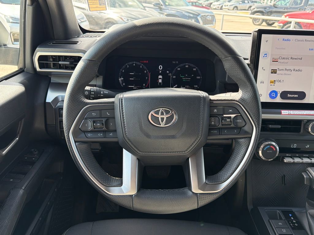 Used 2025 Toyota Tacoma TRD Off-Road AWD/4WD image 17