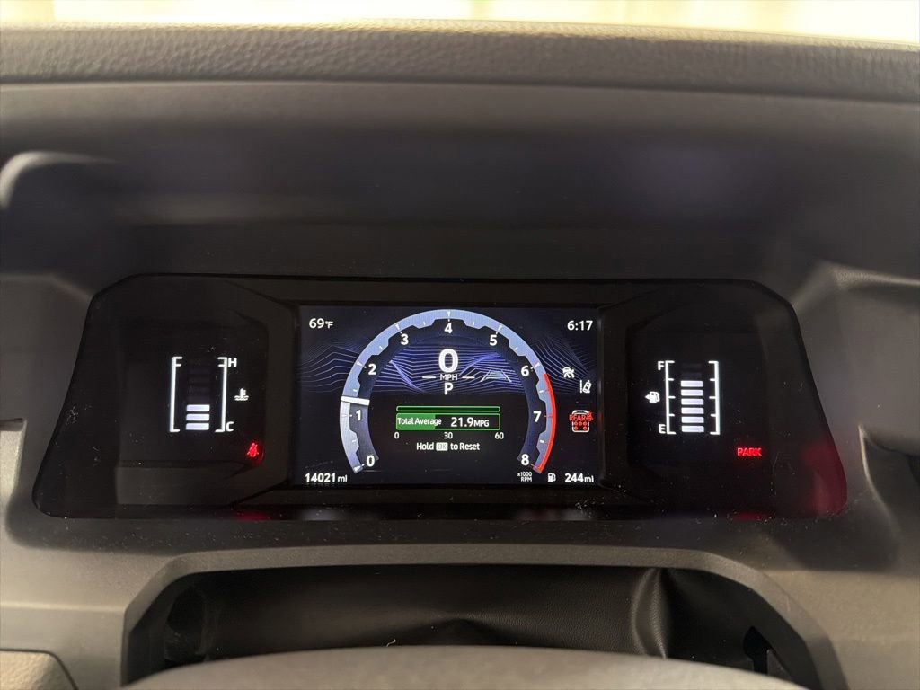 Used 2025 Toyota 4Runner SR5 AWD/4WD image 31