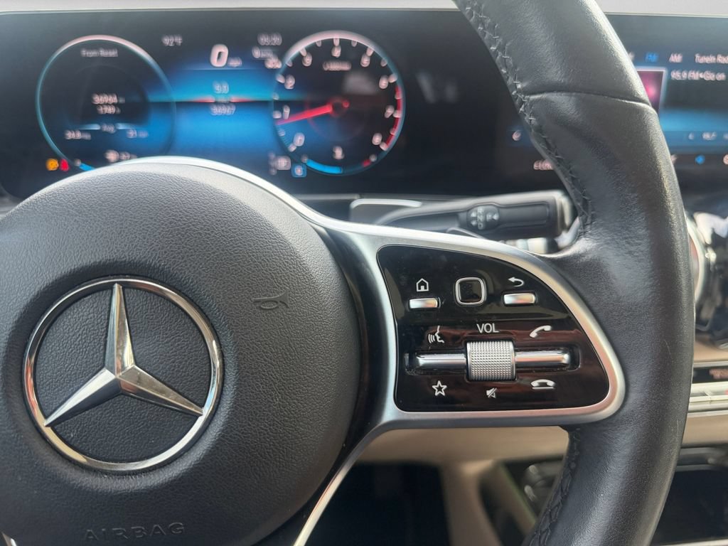 Used 2023 Mercedes-Benz GLB 250 w/ Premium Package image 25