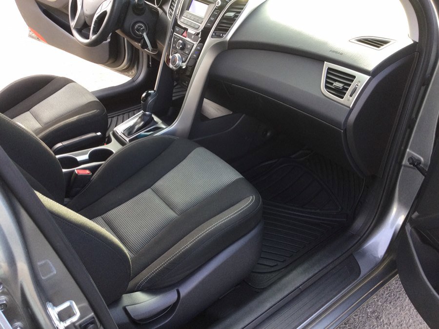 Used 2017 Hyundai Elantra GT image 14