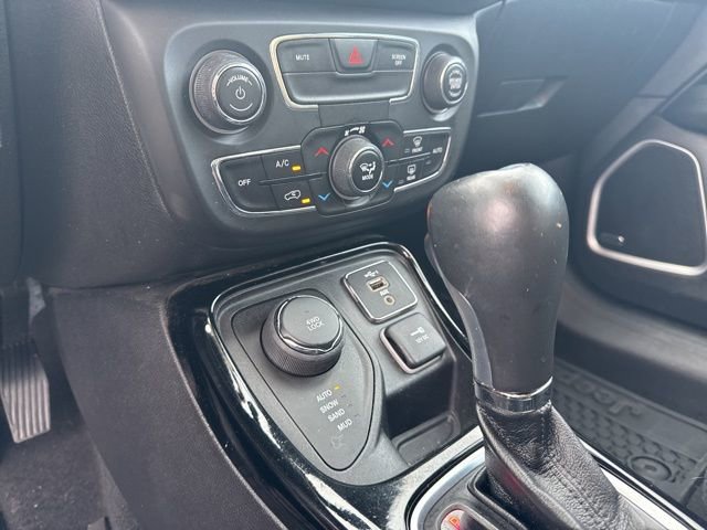 Used 2021 Jeep Compass Altitude w/ Sun and Sound Group image 26