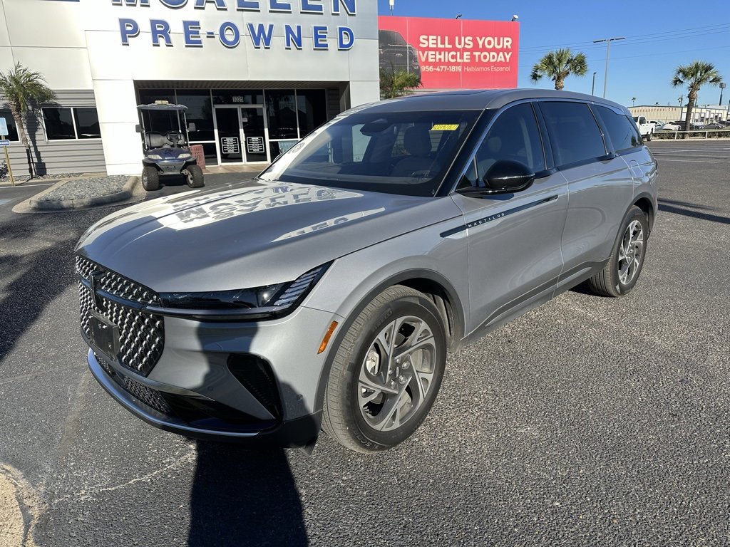 Used 2024 Lincoln Nautilus Premier w/ Equipment Group 102A image 2