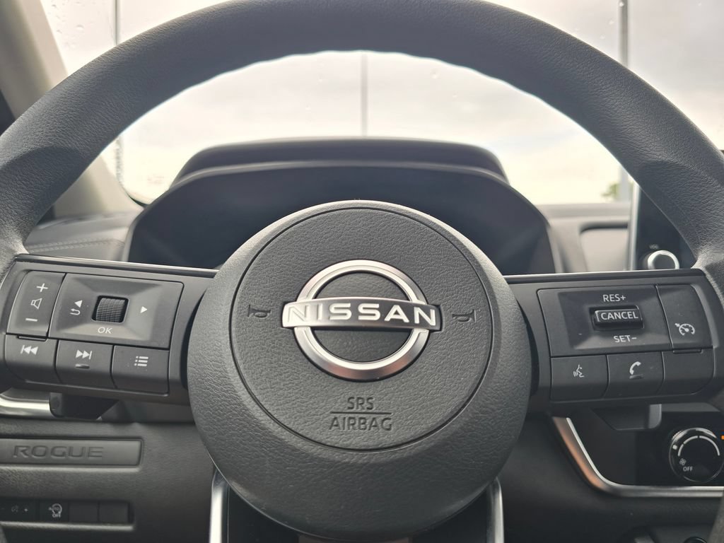 Used 2024 Nissan Rogue S AWD/4WD image 24