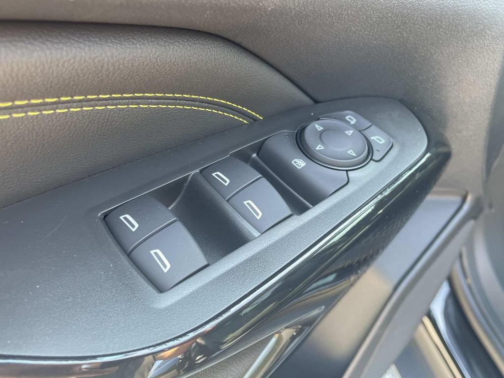 New 2026 Chevrolet Trax LT w/ LT Convenience Package FWD image 14