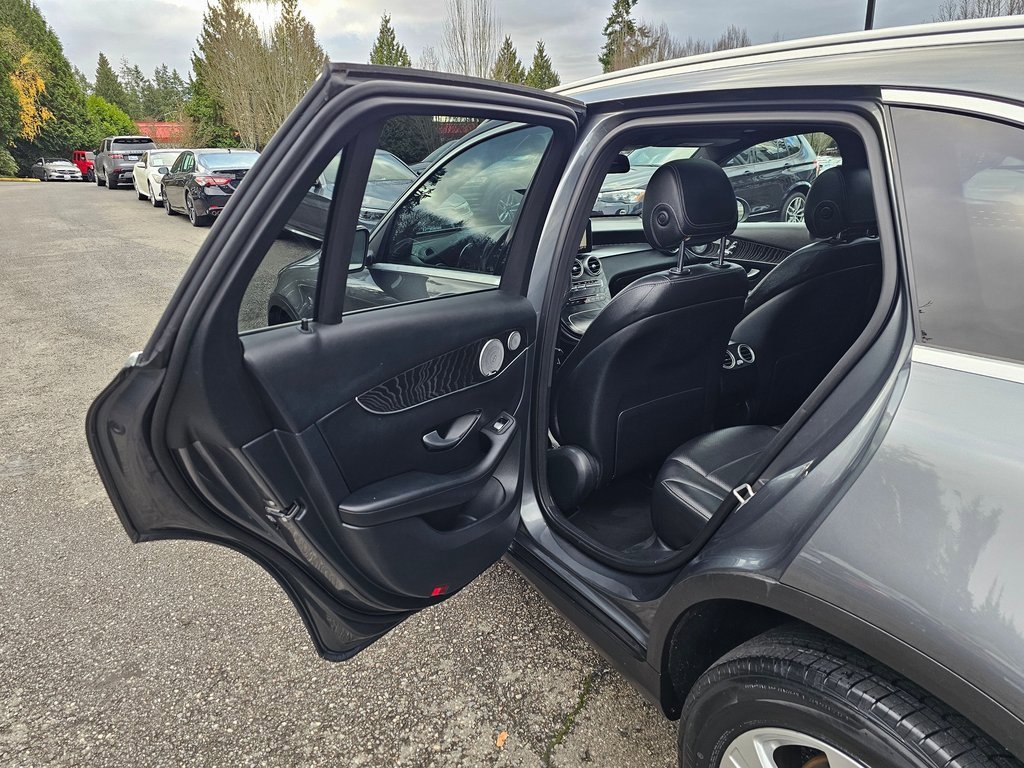 Used 2018 Mercedes-Benz GLC 300 4MATIC image 22
