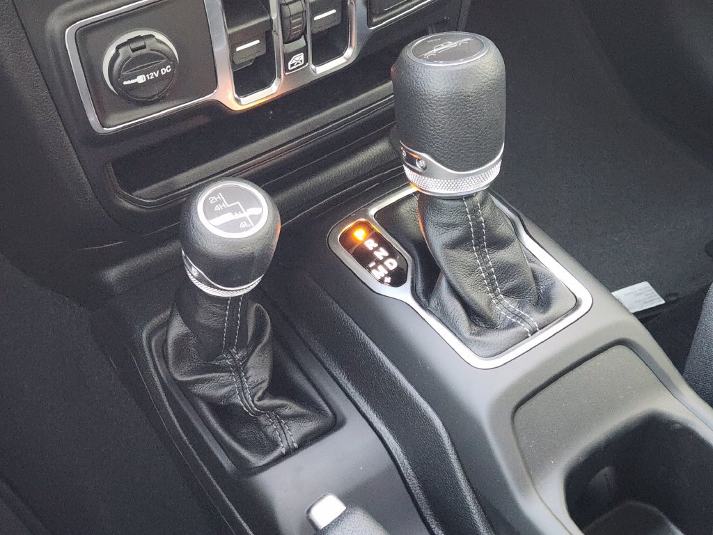 New 2026 Jeep Gladiator Sport AWD/4WD image 16