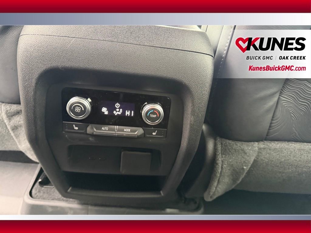 New 2026 GMC Acadia Denali Ultimate w/ LPO, Floor Liner Package AWD/4WD image 10