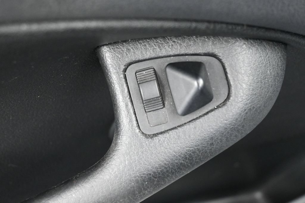 Used 2002 BMW 325i Sedan RWD image 21