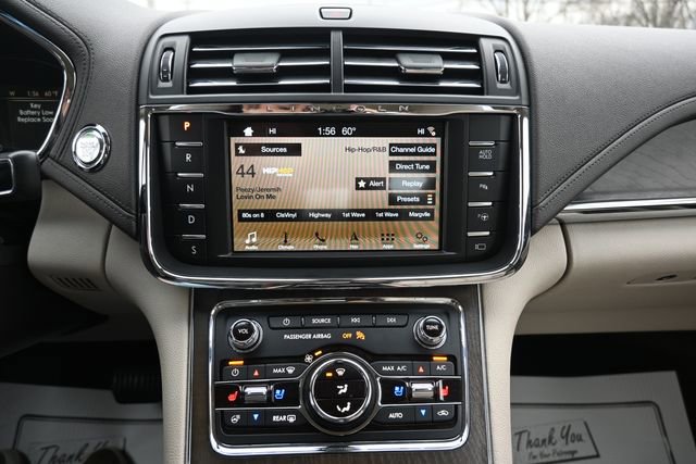 Used 2017 Lincoln Continental Reserve w/ Technology Package image 32
