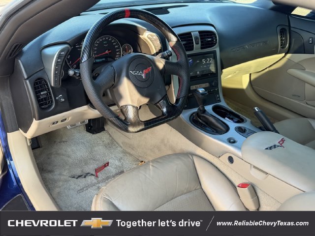 Used 2005 Chevrolet Corvette Coupe w/ Preferred Equipment Group RWD image 11