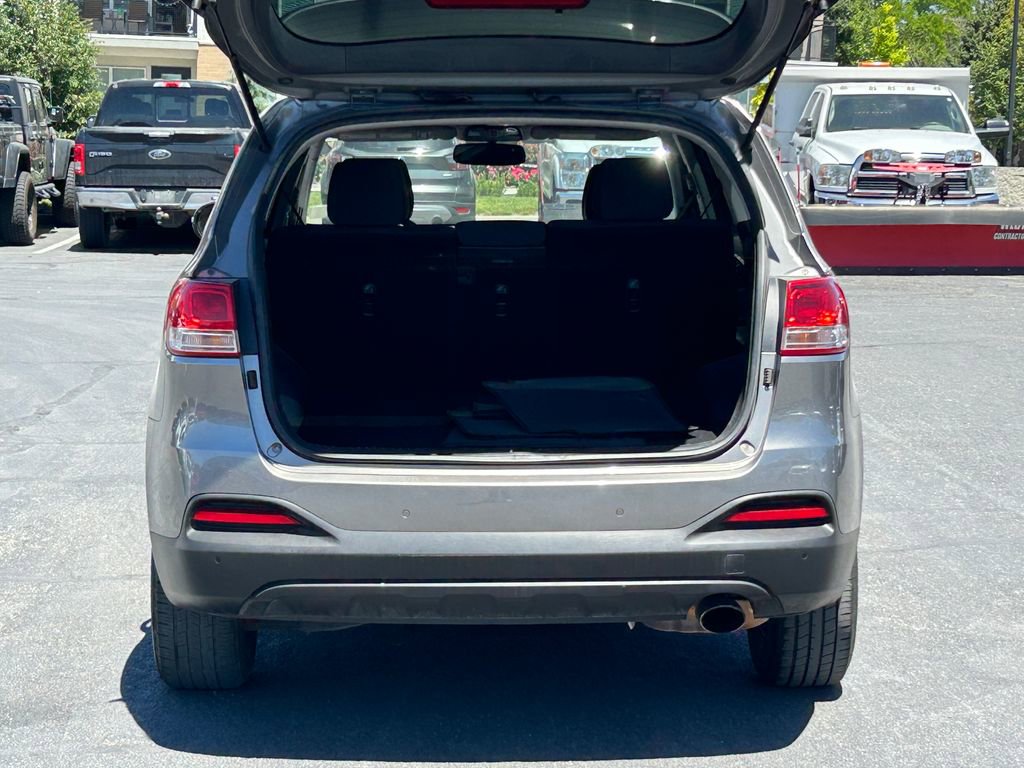 Used 2016 Kia Sorento FWD w/ LX Convenience Package image 29