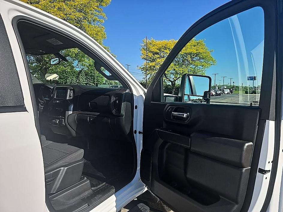 Used 2022 Chevrolet Silverado 2500 Custom w/ Custom Value Package AWD/4WD image 36