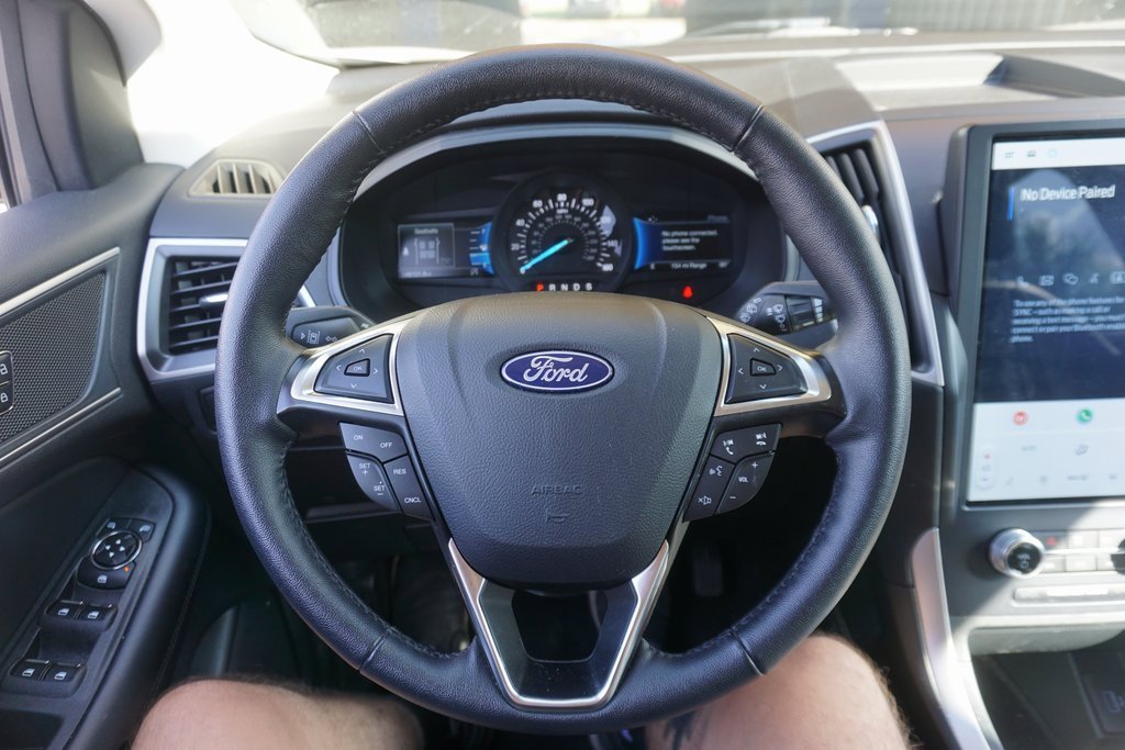 Used 2023 Ford Edge SEL image 3